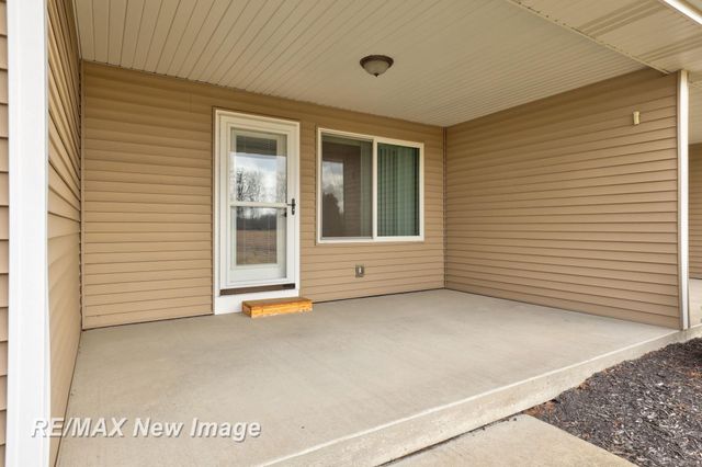 102 Tuscany Circle, Saginaw Twp, MI 48603