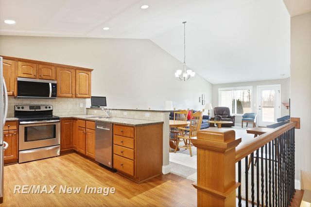 102 Tuscany Circle, Saginaw Twp, MI 48603