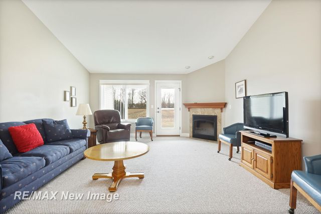 102 Tuscany Circle, Saginaw Twp, MI 48603