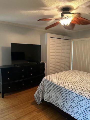 12021 W Greenway Drive W 101, Royal Palm Beach, FL 33411