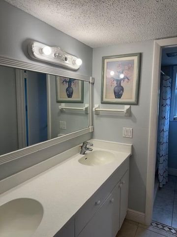 12021 W Greenway Drive W 101, Royal Palm Beach, FL 33411