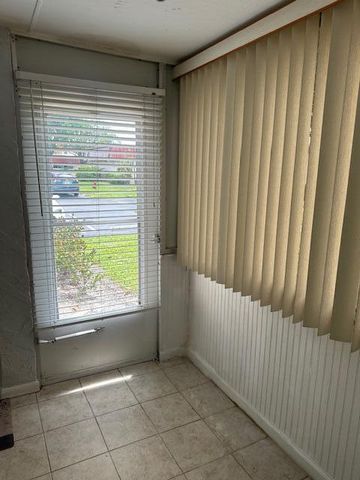 12021 W Greenway Drive W 101, Royal Palm Beach, FL 33411
