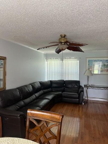 12021 W Greenway Drive W 101, Royal Palm Beach, FL 33411