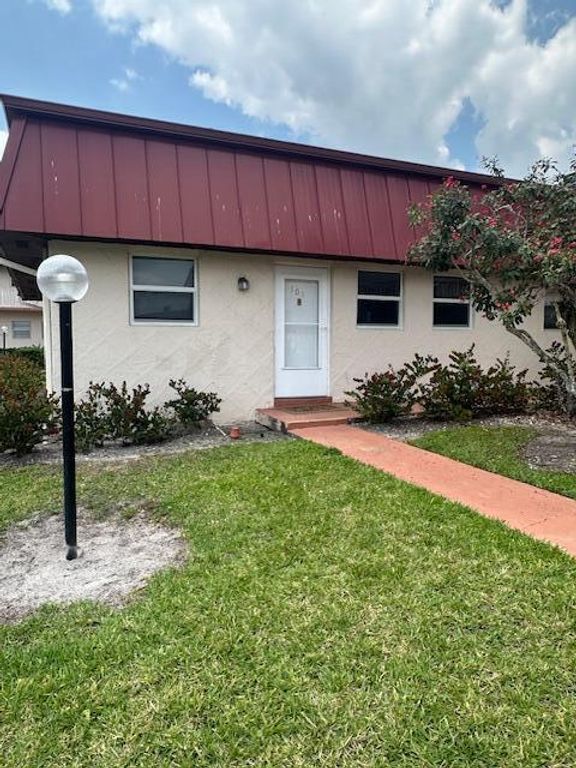 12021 W Greenway Drive W 101, Royal Palm Beach, FL 33411
