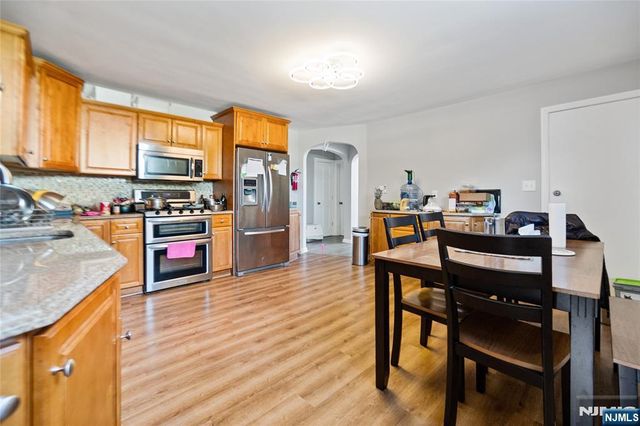 154 Orchard Street, Elmwood Park, NJ 07407