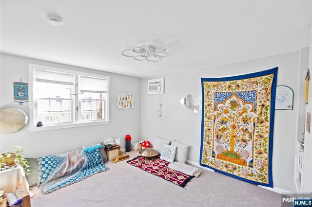 154 Orchard Street, Elmwood Park, NJ 07407