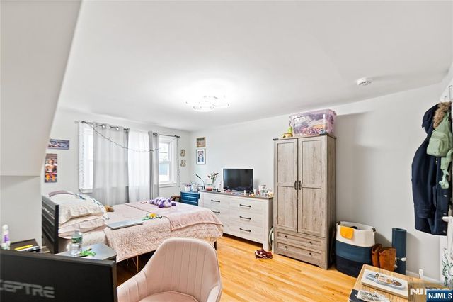 154 Orchard Street, Elmwood Park, NJ 07407