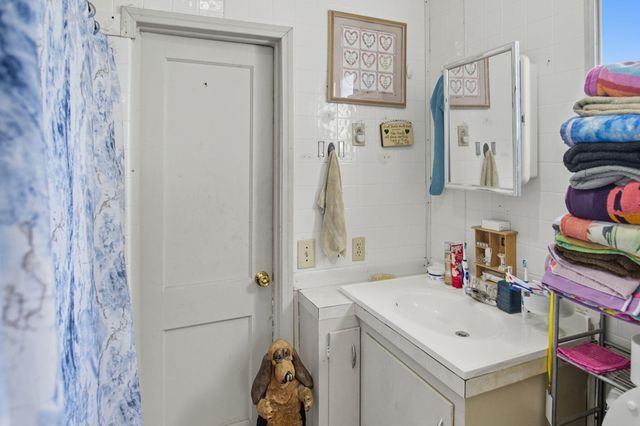 1221 Clinton Street, Carthage, MO 64836