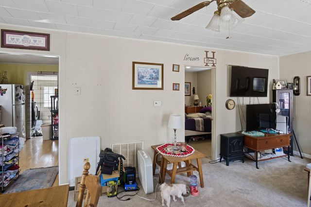 1221 Clinton Street, Carthage, MO 64836