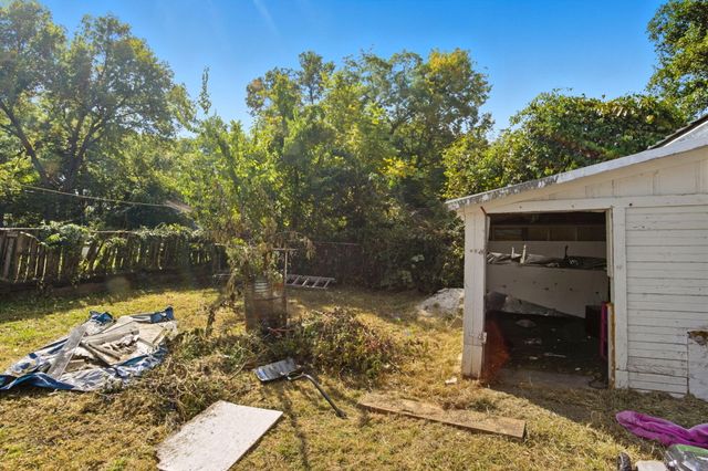 1221 Clinton Street, Carthage, MO 64836