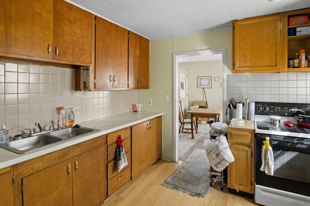 1221 Clinton Street, Carthage, MO 64836