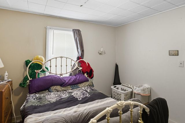 1221 Clinton Street, Carthage, MO 64836