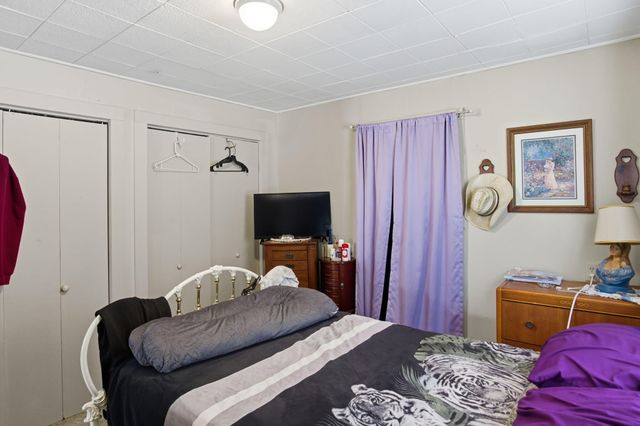 1221 Clinton Street, Carthage, MO 64836