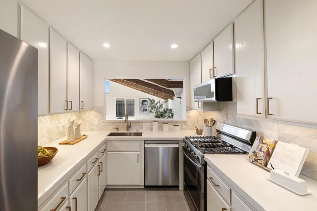 841 Peach Avenue, Sunnyvale, CA 94087