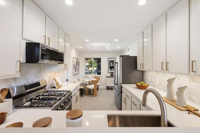 841 Peach Avenue, Sunnyvale, CA 94087