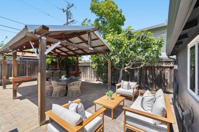841 Peach Avenue, Sunnyvale, CA 94087