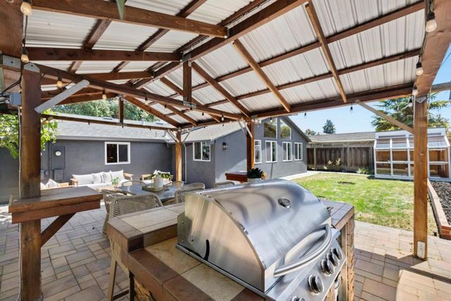 841 Peach Avenue, Sunnyvale, CA 94087
