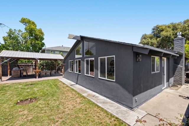 841 Peach Avenue, Sunnyvale, CA 94087