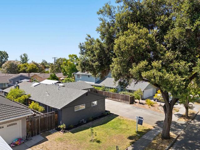 841 Peach Avenue, Sunnyvale, CA 94087