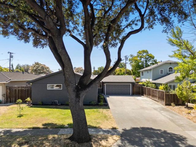 841 Peach Avenue, Sunnyvale, CA 94087