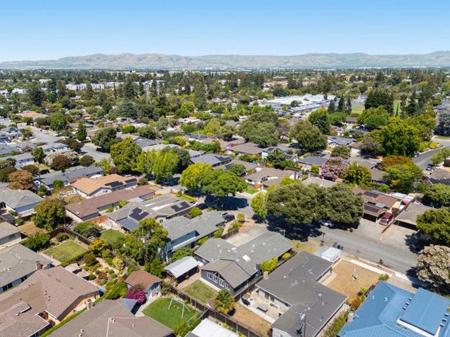 841 Peach Avenue, Sunnyvale, CA 94087