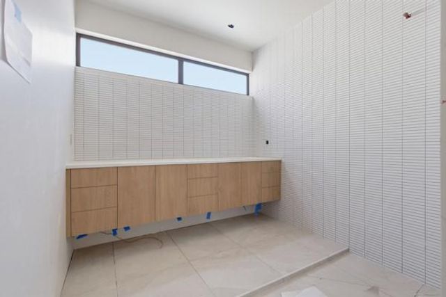 1403 Barton Hills Dr 3, Austin, TX 78704