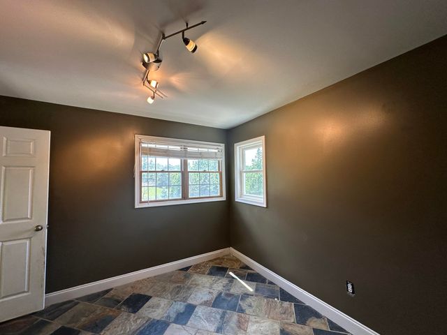 440 Aurora LN, Christiansburg, VA 24073
