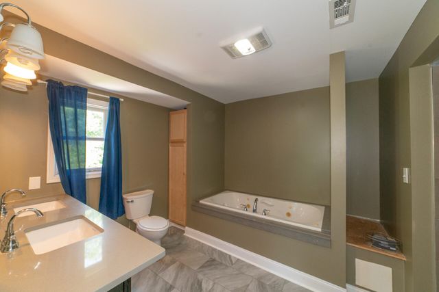 440 Aurora LN, Christiansburg, VA 24073