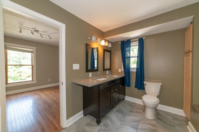 440 Aurora LN, Christiansburg, VA 24073