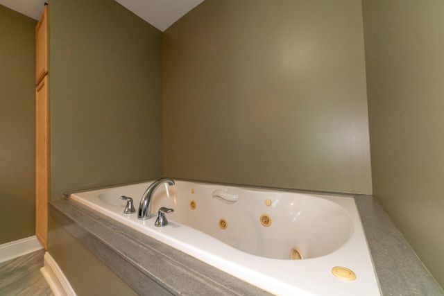 440 Aurora LN, Christiansburg, VA 24073