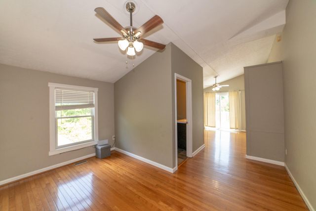 440 Aurora LN, Christiansburg, VA 24073