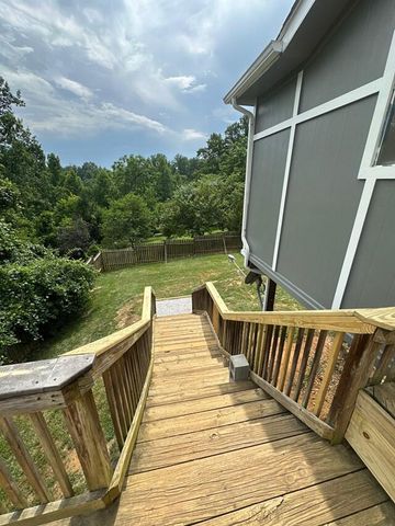 440 Aurora LN, Christiansburg, VA 24073