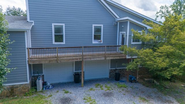 440 Aurora LN, Christiansburg, VA 24073