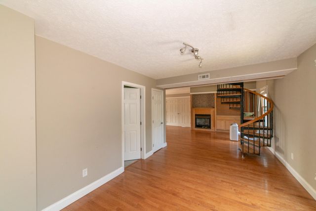440 Aurora LN, Christiansburg, VA 24073