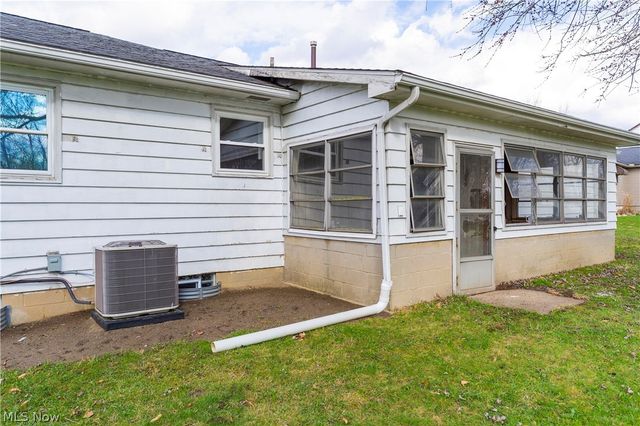 529 Warren Avenue, Niles, OH 44446