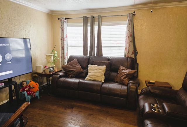 13973 Bee Street, Farmers Branch, TX 75234