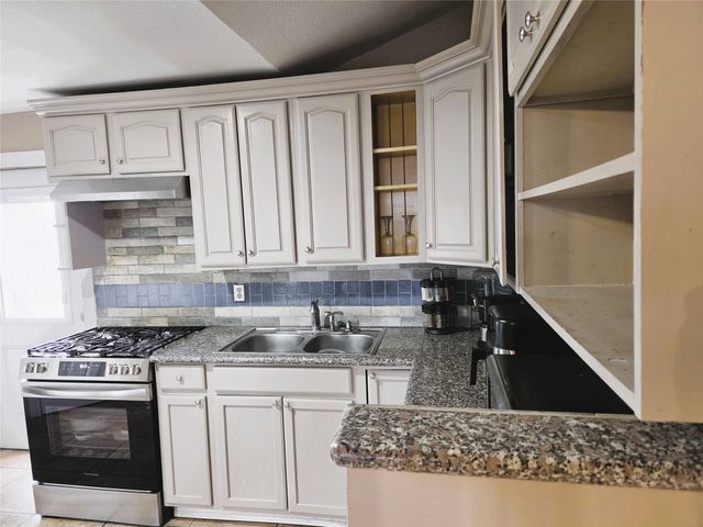 13973 Bee Street, Farmers Branch, TX 75234