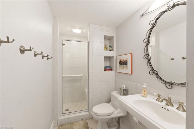 5579 Rattlesnake Hammock RD B7, Naples, FL 34113