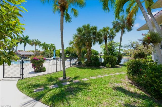 5579 Rattlesnake Hammock RD B7, Naples, FL 34113