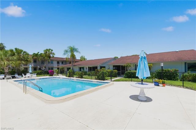 5579 Rattlesnake Hammock RD B7, Naples, FL 34113