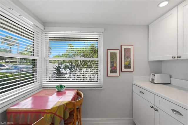 5579 Rattlesnake Hammock RD B7, Naples, FL 34113