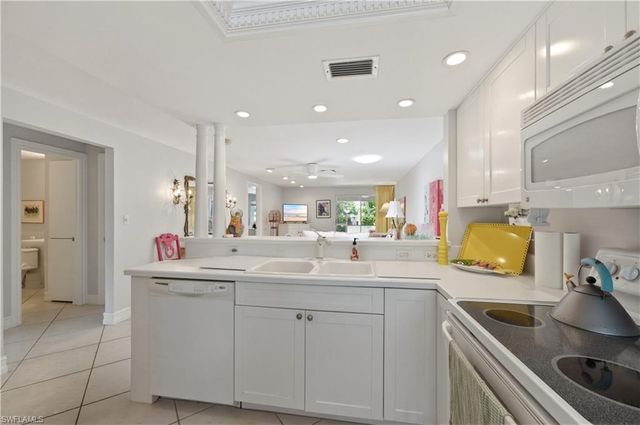 5579 Rattlesnake Hammock RD B7, Naples, FL 34113