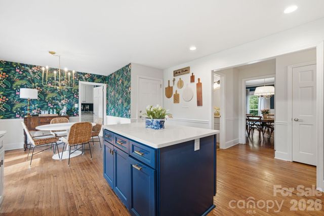 718 Ashmeade Road, Charlotte, NC 28211