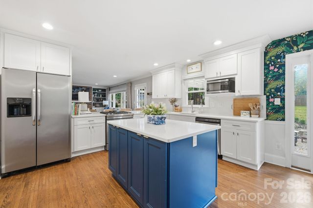 718 Ashmeade Road, Charlotte, NC 28211
