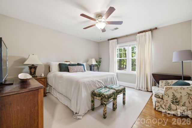 718 Ashmeade Road, Charlotte, NC 28211
