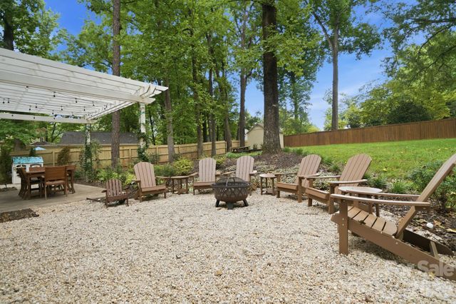 718 Ashmeade Road, Charlotte, NC 28211