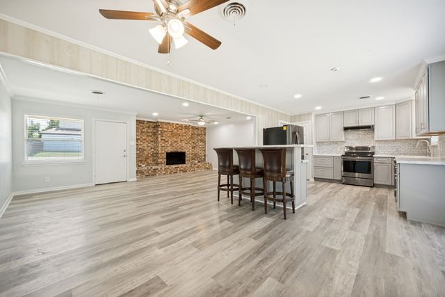 104 Cove Drive, Shady Shores, TX 76208