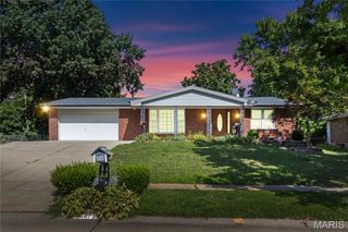 4607 Valmeyer Drive, St Louis, MO 63128