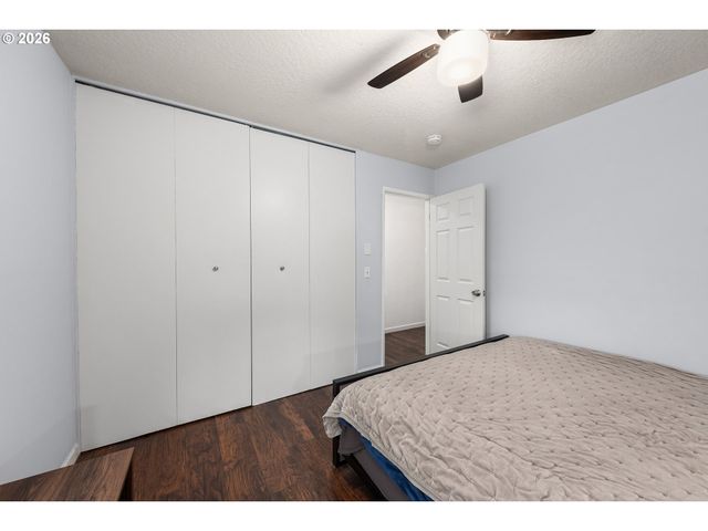 1716 Se 157TH Ave, Portland, OR 97233