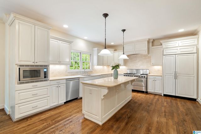 2324 COUNTRY RIDGE DRIVE, Vestavia Hills, AL 35243